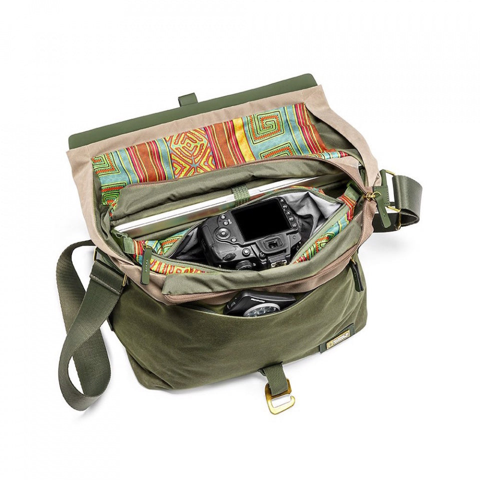 National Geographic Rain Forest camera messenger bag M for DSLR image 1