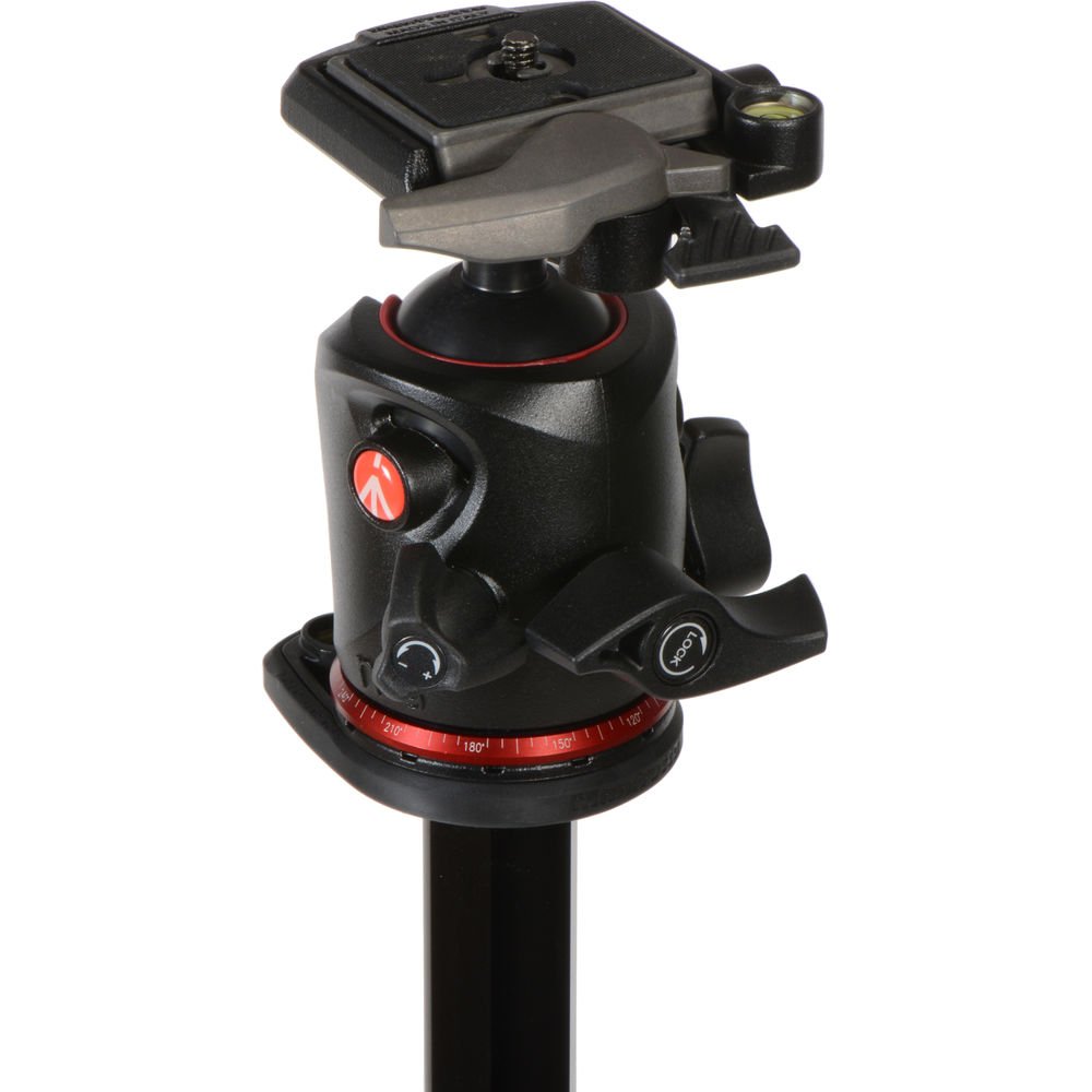 Manfrotto MK055XPRO3-BHQ2 Aluminum Tripod with XPRO Ball Head and 200PL QR Plate image 2