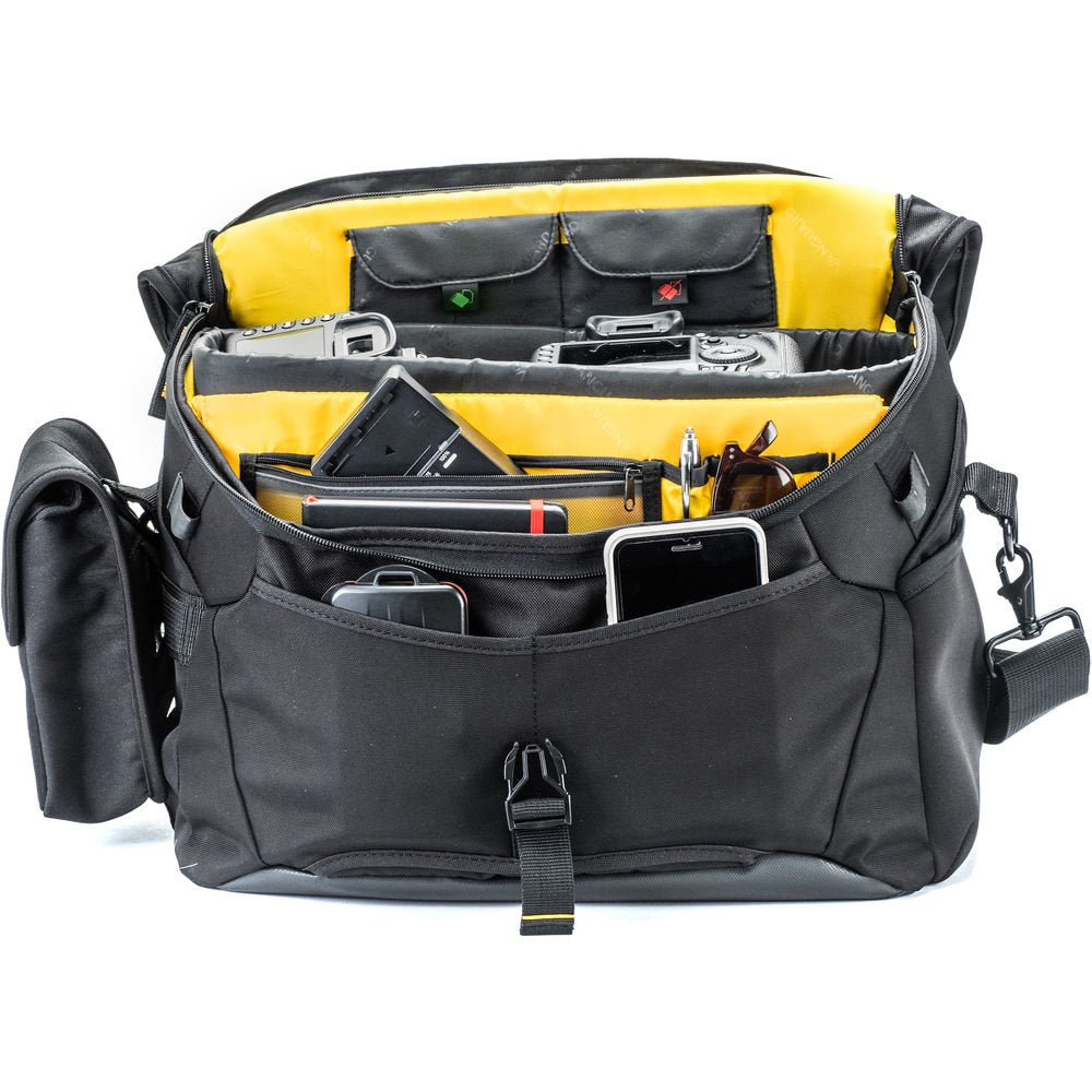 Vanguard ALTA ACCESS 38X Shoulder Bag (Black) image 3