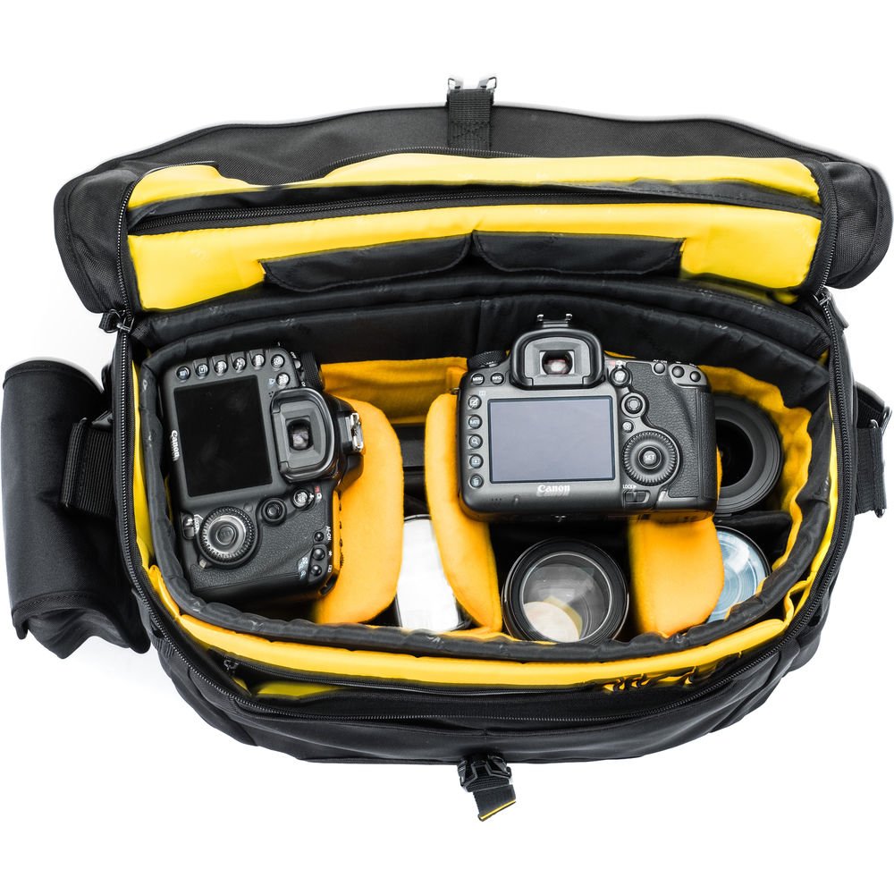 Vanguard ALTA ACCESS 38X Shoulder Bag (Black) image 4